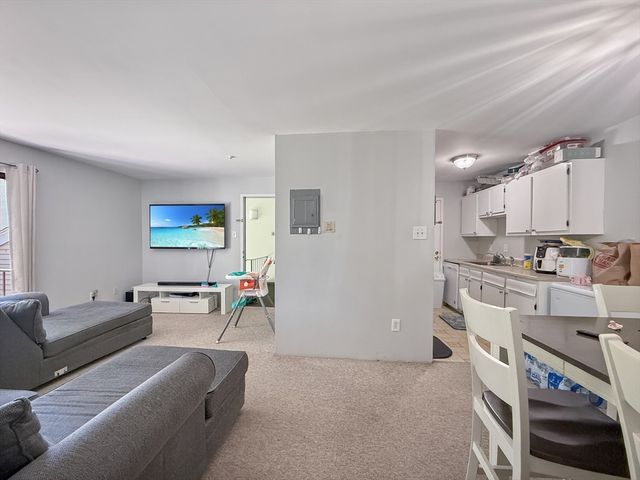 2 Village Way 6, Natick, MA 01760