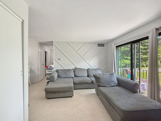 2 Village Way 6, Natick, MA 01760