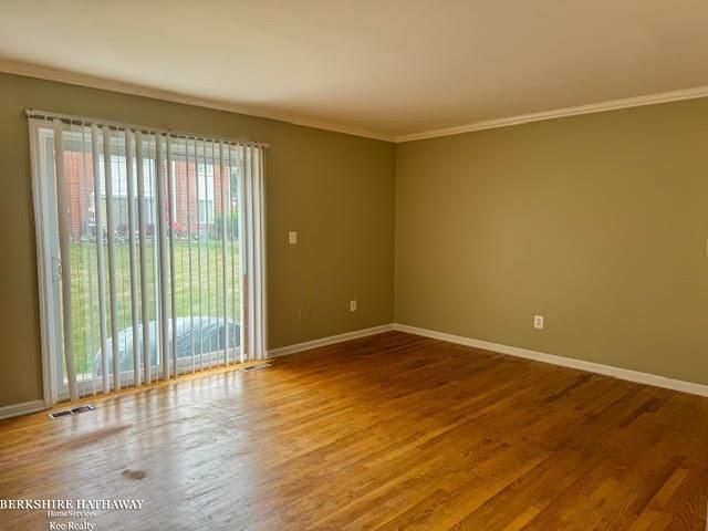 8735 Sterling Street, Center Line, MI 48015