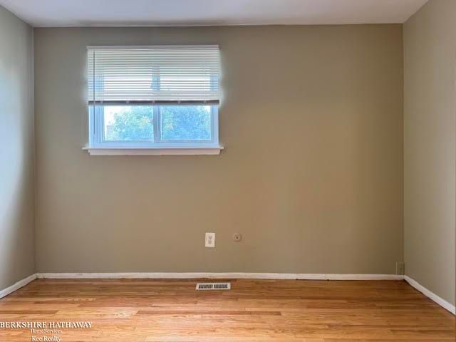 8735 Sterling Street, Center Line, MI 48015
