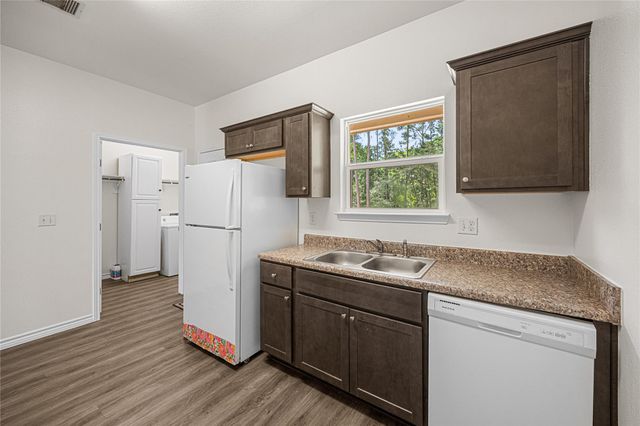 28096 Seven Sisters Road A, New Caney, TX 77357