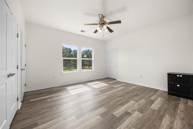 28096 Seven Sisters Road A, New Caney, TX 77357