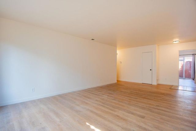 1823 Sparks Ct., San Diego, CA 92110