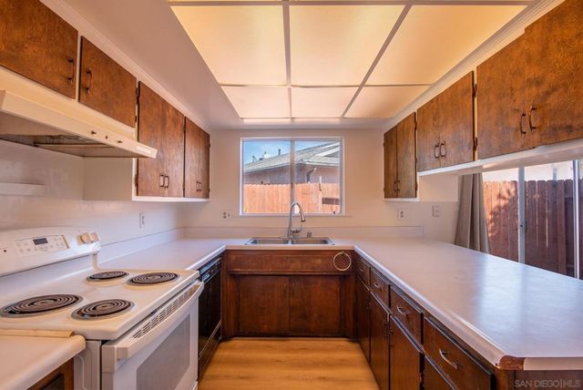 1823 Sparks Ct., San Diego, CA 92110