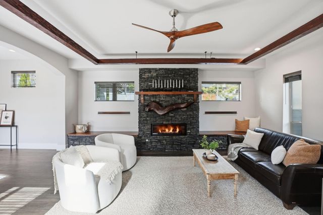 2538 NW Hosmer Lake Drive, Bend, OR 97702