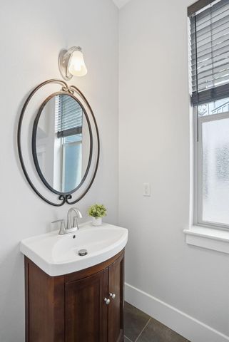 2538 NW Hosmer Lake Drive, Bend, OR 97702