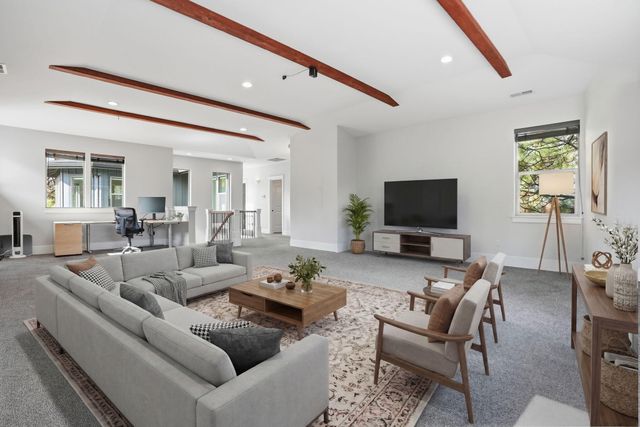 2538 NW Hosmer Lake Drive, Bend, OR 97702