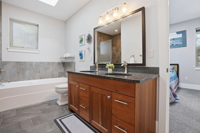 2538 NW Hosmer Lake Drive, Bend, OR 97702