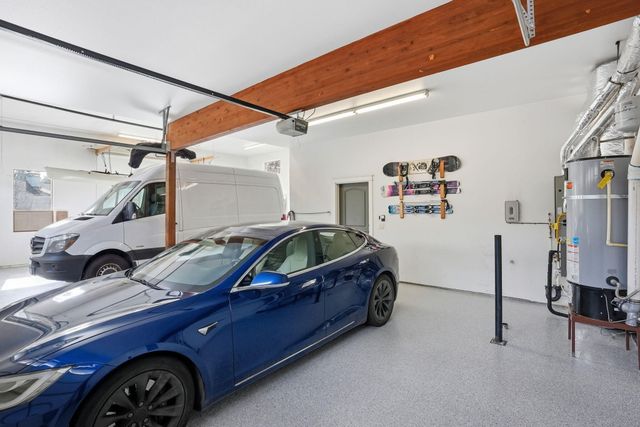 2538 NW Hosmer Lake Drive, Bend, OR 97702