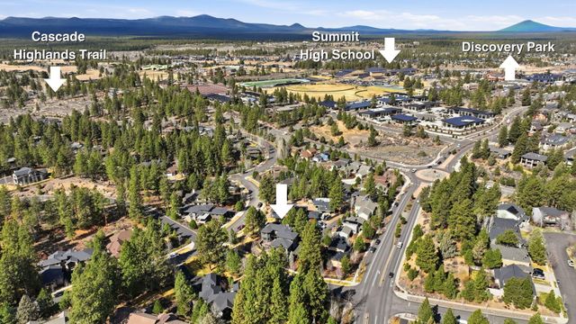 2538 NW Hosmer Lake Drive, Bend, OR 97702