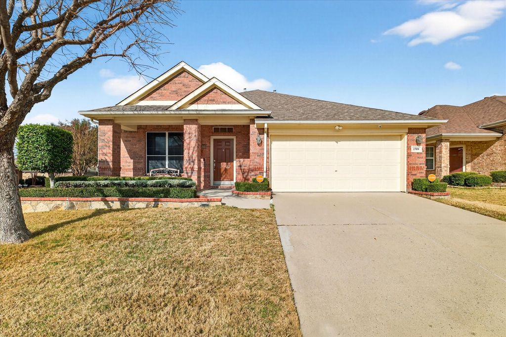 1709 Ringtail Drive, Little Elm, TX 75068