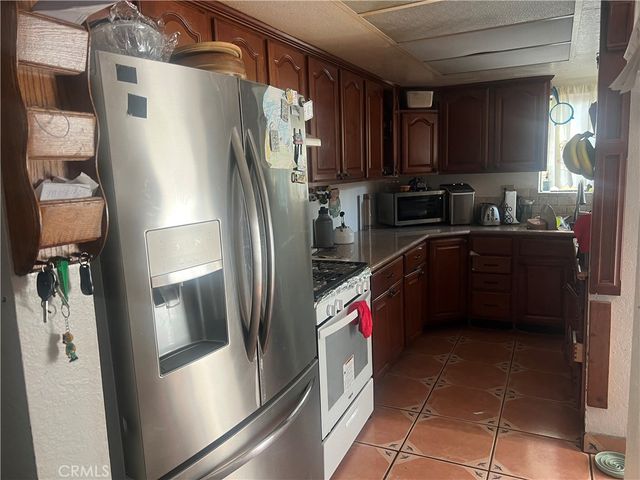 701 E Chestnut, Santa Ana, CA 92701