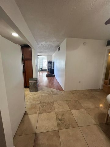 7300 NW 17th Street 402, Plantation, FL 33313