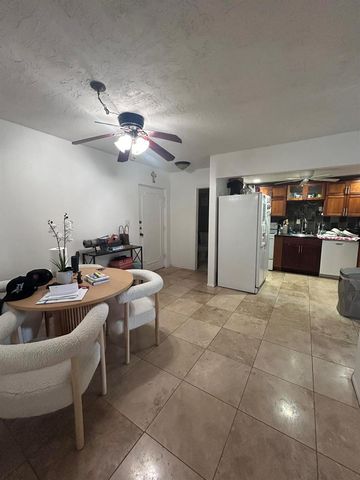 7300 NW 17th Street 402, Plantation, FL 33313