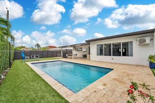 8625 SW 44th St, Miami, FL 33155