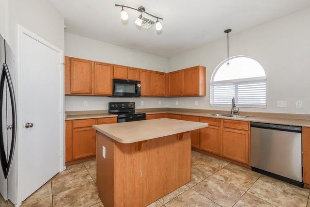 4836 E Meadow Lark, San Tan Valley, AZ 85140