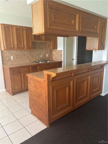 2102 Lemon Tree Court, Edinburg, TX 78539