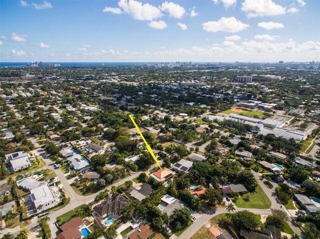 2701 NE 2nd Ave, Wilton Manors, FL 33334