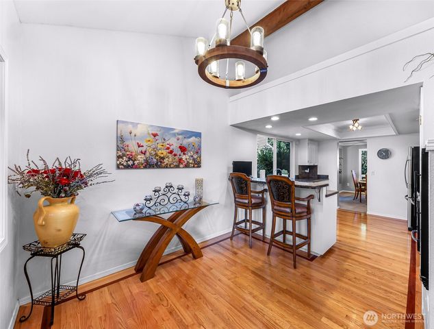 18811 SE 44th Way, Issaquah, WA 98027