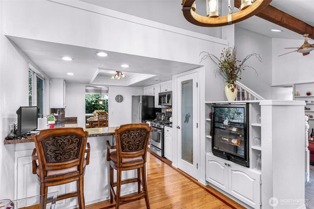 18811 SE 44th Way, Issaquah, WA 98027