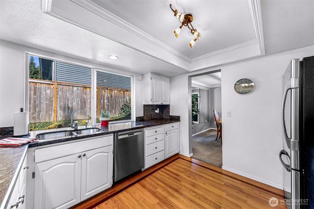18811 SE 44th Way, Issaquah, WA 98027