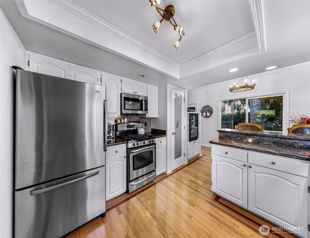 18811 SE 44th Way, Issaquah, WA 98027