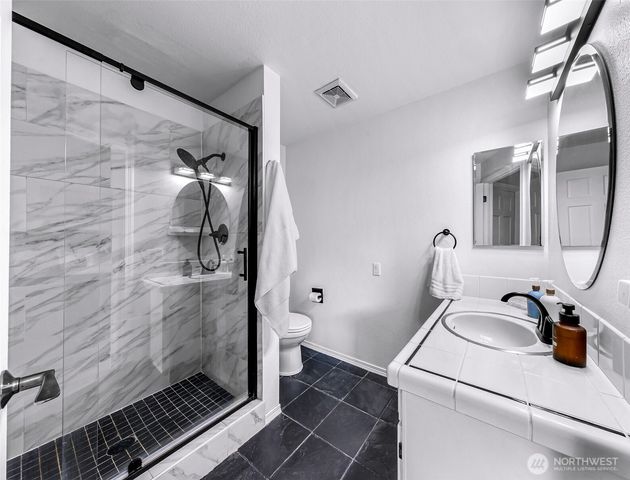 18811 SE 44th Way, Issaquah, WA 98027
