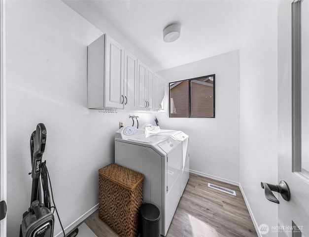 18811 SE 44th Way, Issaquah, WA 98027