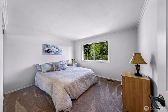 18811 SE 44th Way, Issaquah, WA 98027