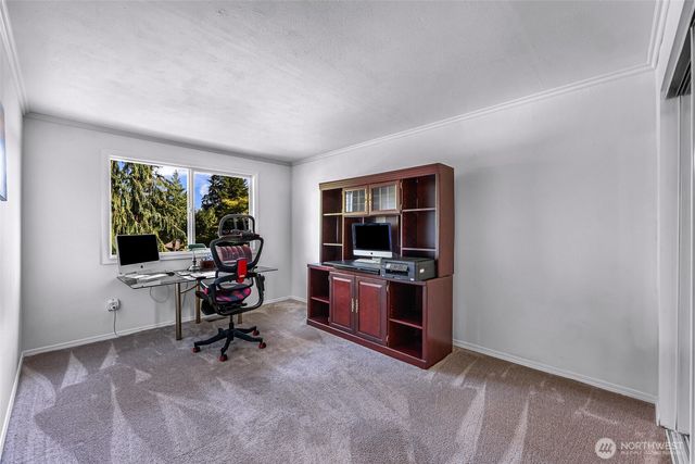 18811 SE 44th Way, Issaquah, WA 98027
