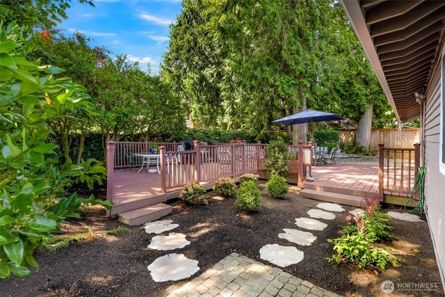 18811 SE 44th Way, Issaquah, WA 98027