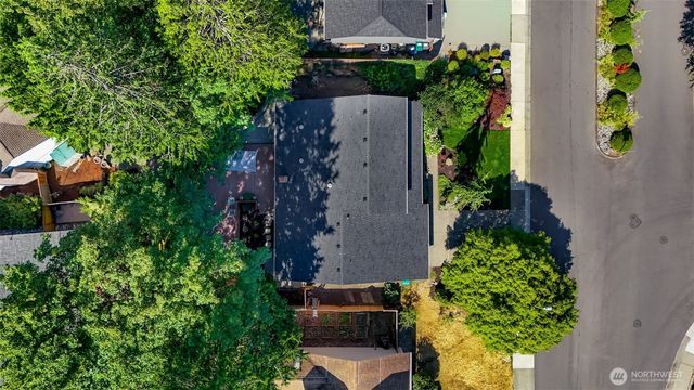18811 SE 44th Way, Issaquah, WA 98027