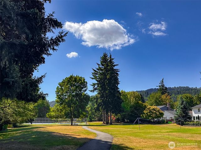 18811 SE 44th Way, Issaquah, WA 98027