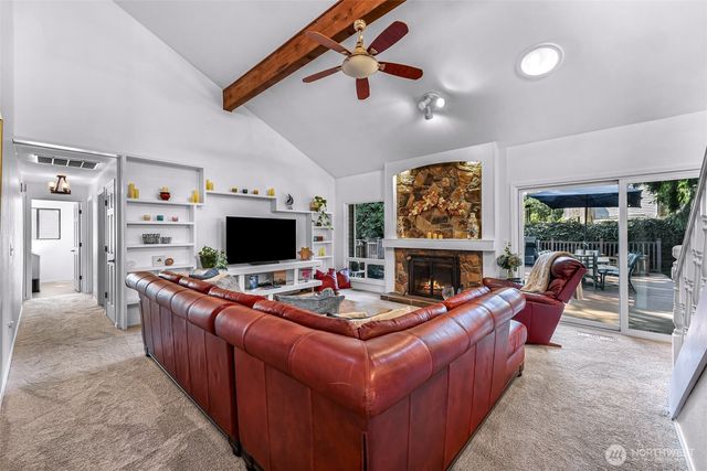 18811 SE 44th Way, Issaquah, WA 98027