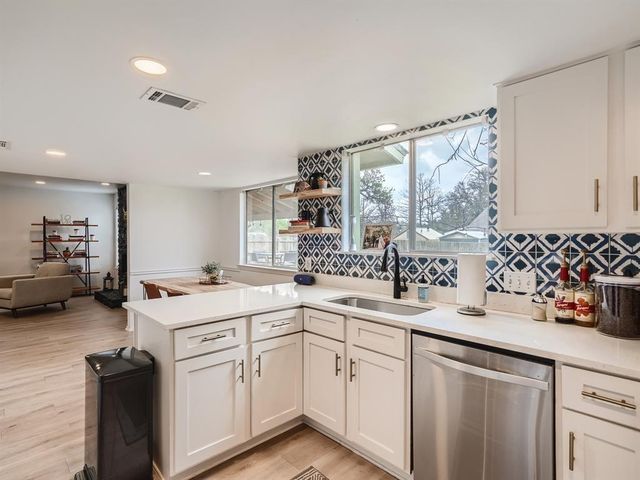 7701 Copano DR, Austin, TX 78749