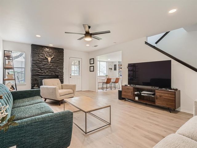 7701 Copano DR, Austin, TX 78749