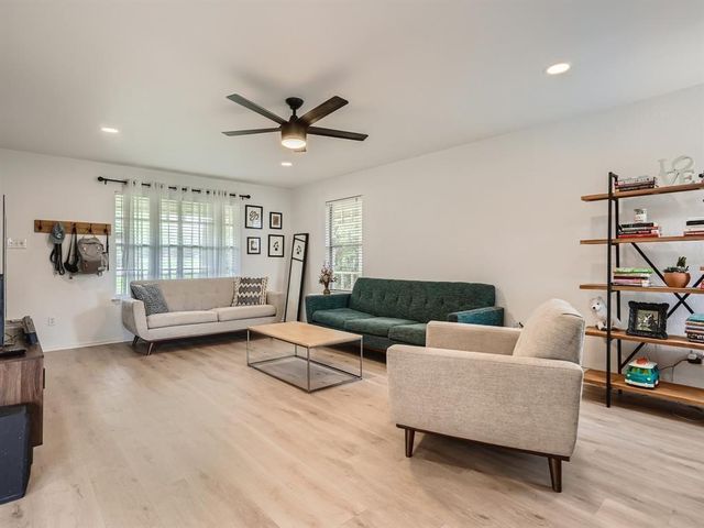 7701 Copano DR, Austin, TX 78749