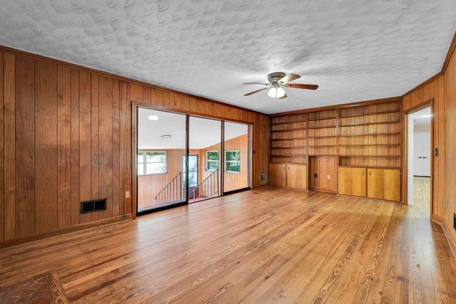 3823 Maid Marion Lane, Spartanburg, SC 29302