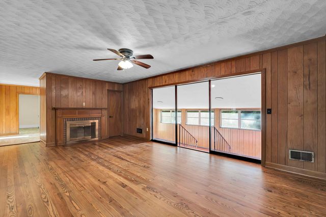 3823 Maid Marion Lane, Spartanburg, SC 29302