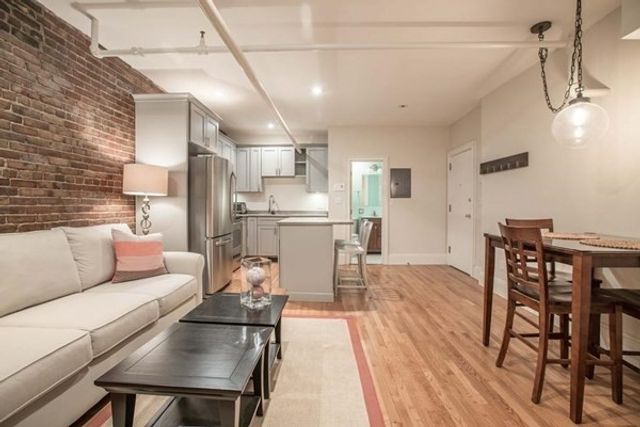 394 Marlborough St 1, Boston, MA 02115