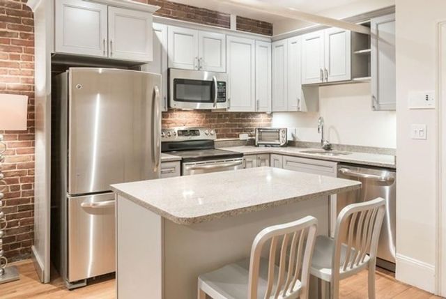 394 Marlborough St 1, Boston, MA 02115