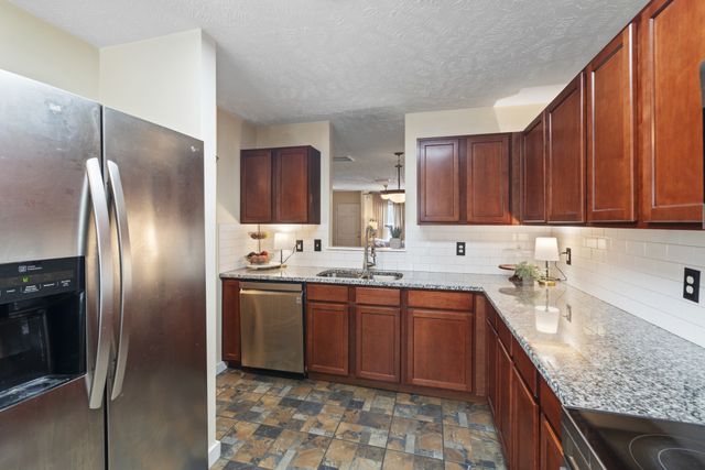 5830 Monroe Xing, Antioch, TN 37013