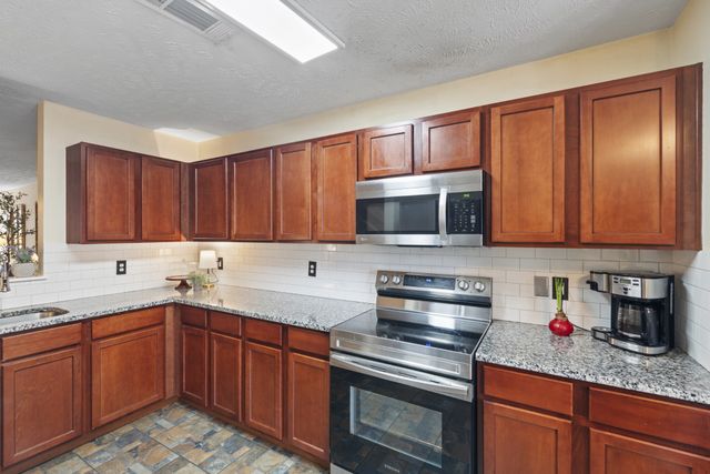 5830 Monroe Xing, Antioch, TN 37013