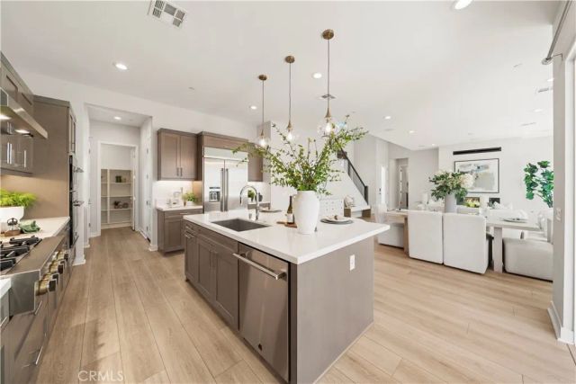 220 Edna Pkwy, Lake Forest, CA 92630