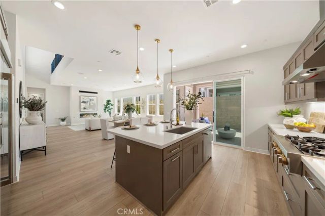 220 Edna Pkwy, Lake Forest, CA 92630