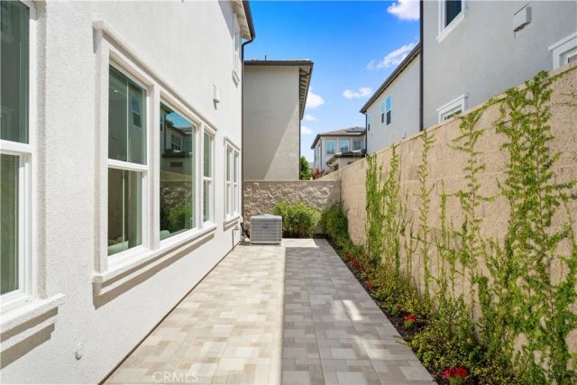 220 Edna Pkwy, Lake Forest, CA 92630