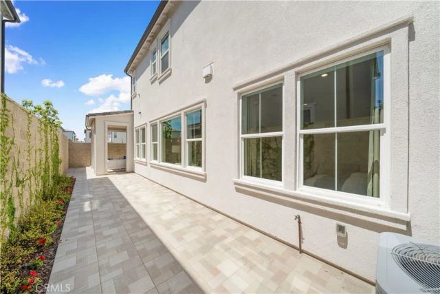 220 Edna Pkwy, Lake Forest, CA 92630