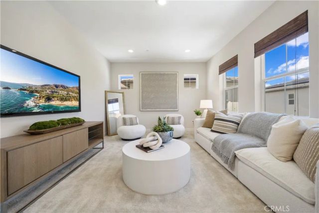 220 Edna Pkwy, Lake Forest, CA 92630
