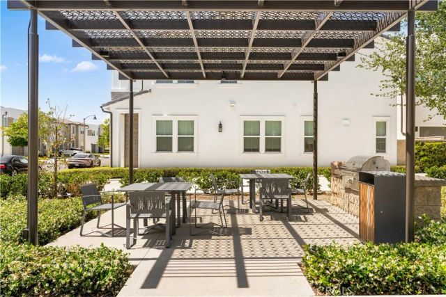 220 Edna Pkwy, Lake Forest, CA 92630