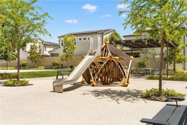 220 Edna Pkwy, Lake Forest, CA 92630